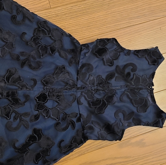 Size 8 navy dress. Children's place - Picture 3 of 4